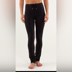 Lululemon Black Slim Fit Pants w/front pockets and drawstring